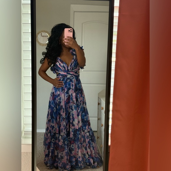 SOLD🚨Mac Duggal Formal Dress (size 6) - Picture 2 of 3